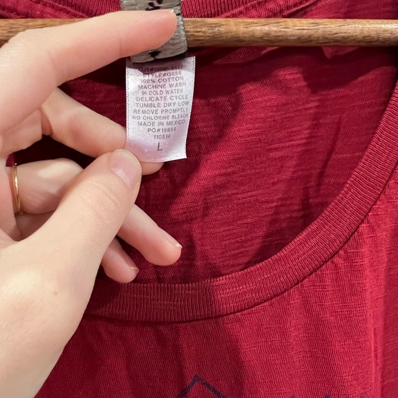 TechStyles Red Mount Rainer National Park Scoop Neck Tee - Picture 3 of 5